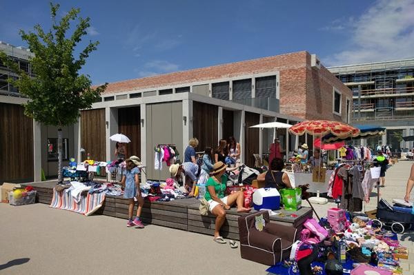 Das Bahnstadtfest im Juli im Schulhof des B3 (Foto: Stadt Heidelberg)