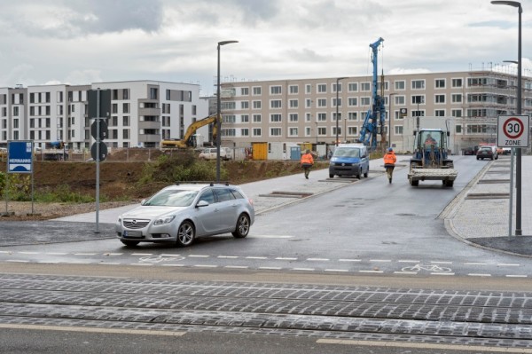 Der Durchbruch ist da: Die neue Agnesistraße bindet die Bahnstadt an die Eppelheimer Straße an. (Foto: Rothe)